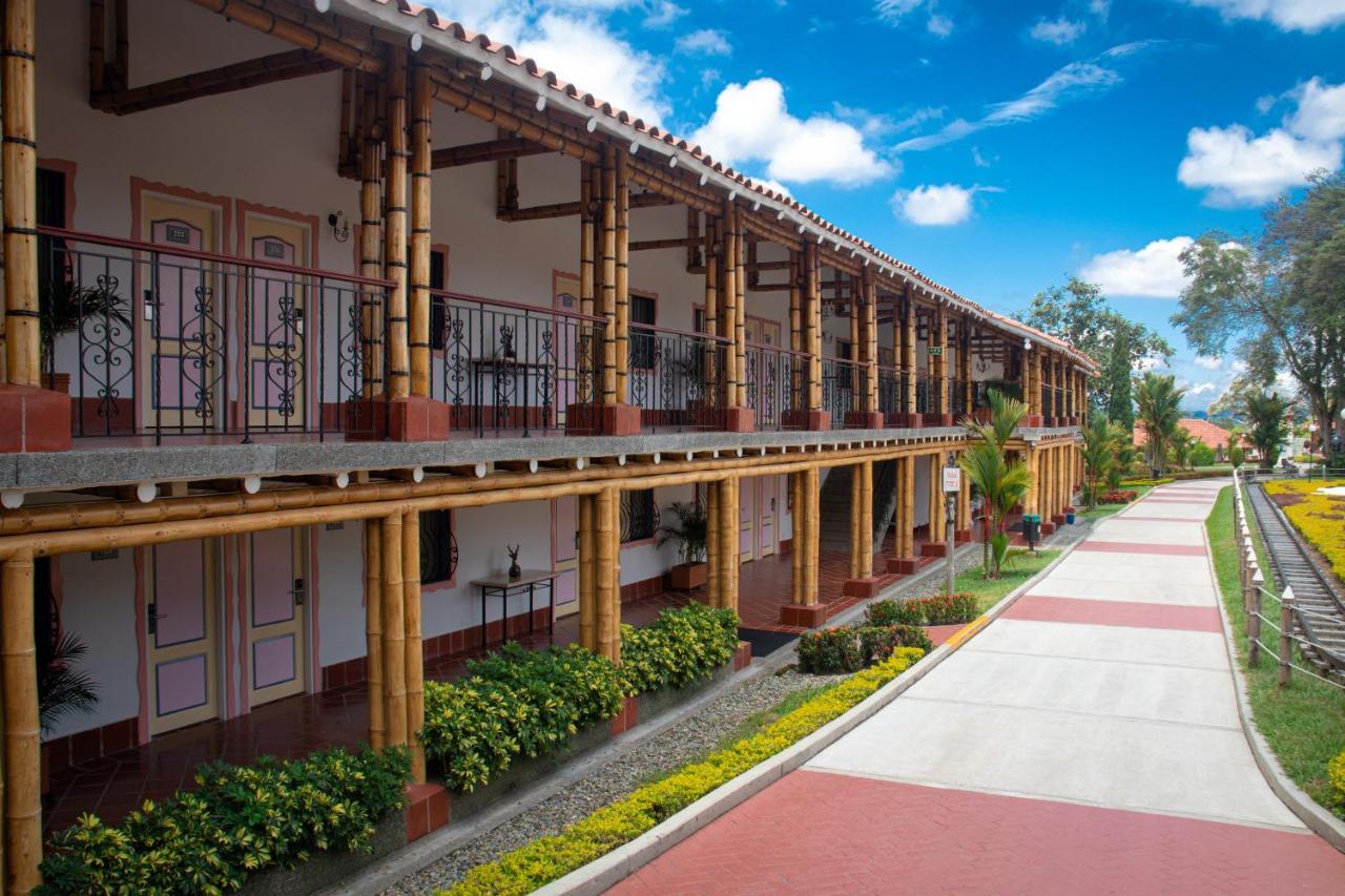 Hotel Campestre Las Camelias Pueblo Tapao Kültér fotó